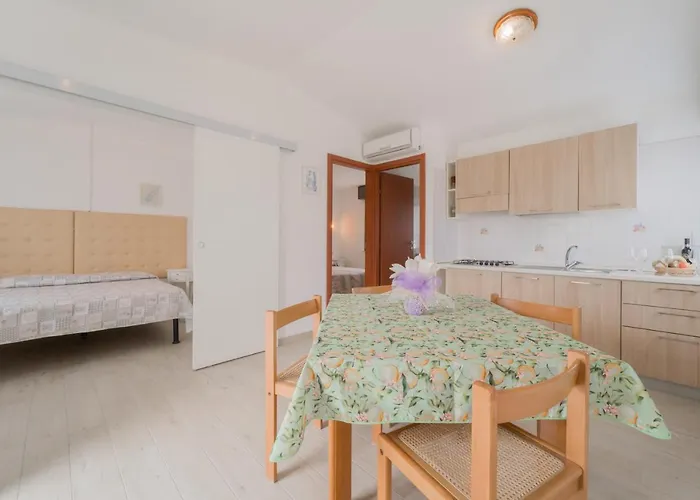 Villino Nel Bosco * كابوليفيري