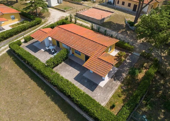 Villino Nel Bosco بيت للعطل كابوليفيري